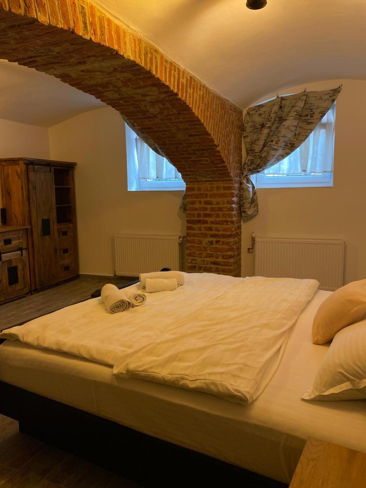 Liberte Apartments Oradea Zewnętrze zdjęcie